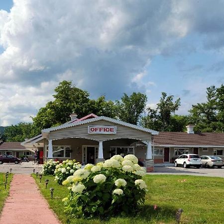 Gorham Motor Inn Екстер'єр фото
